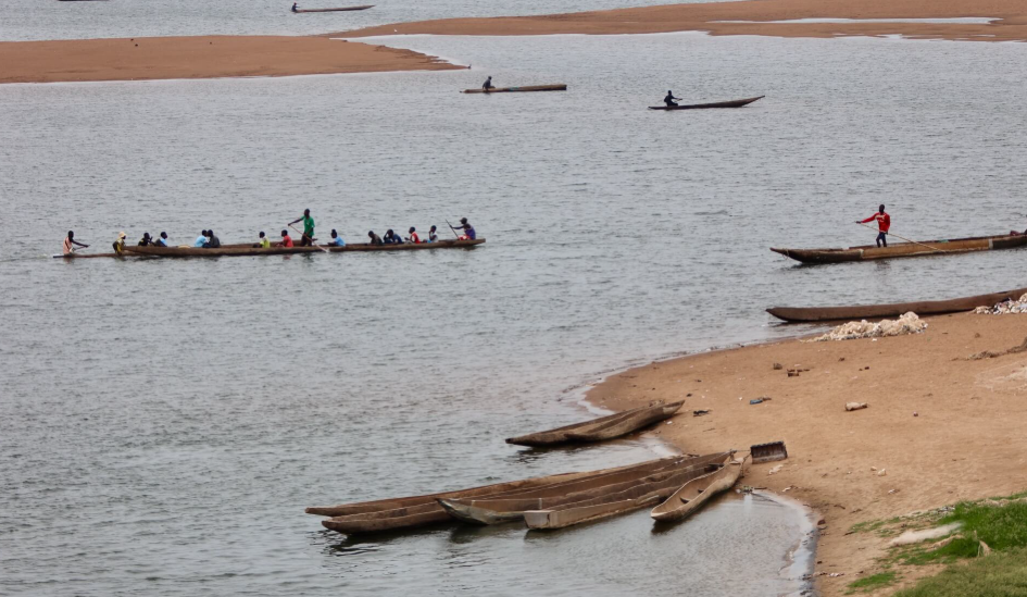 Oubangui River, Flows along southern CAR, Central African Republic